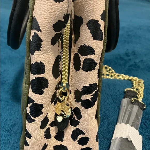 Betsey Johnson Women's Bow Bowler Handbag (Olive)- New Without Tags - Picture 3 of 6